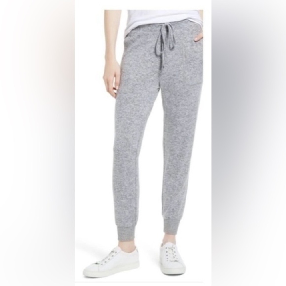 Wandering Dreams gray jogger sweatpants